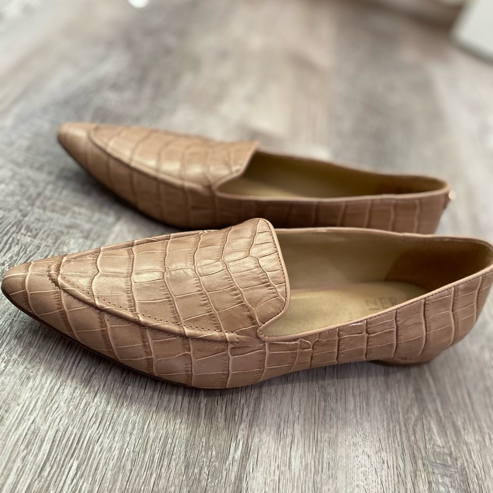 Naturalizer flats. Size 8.